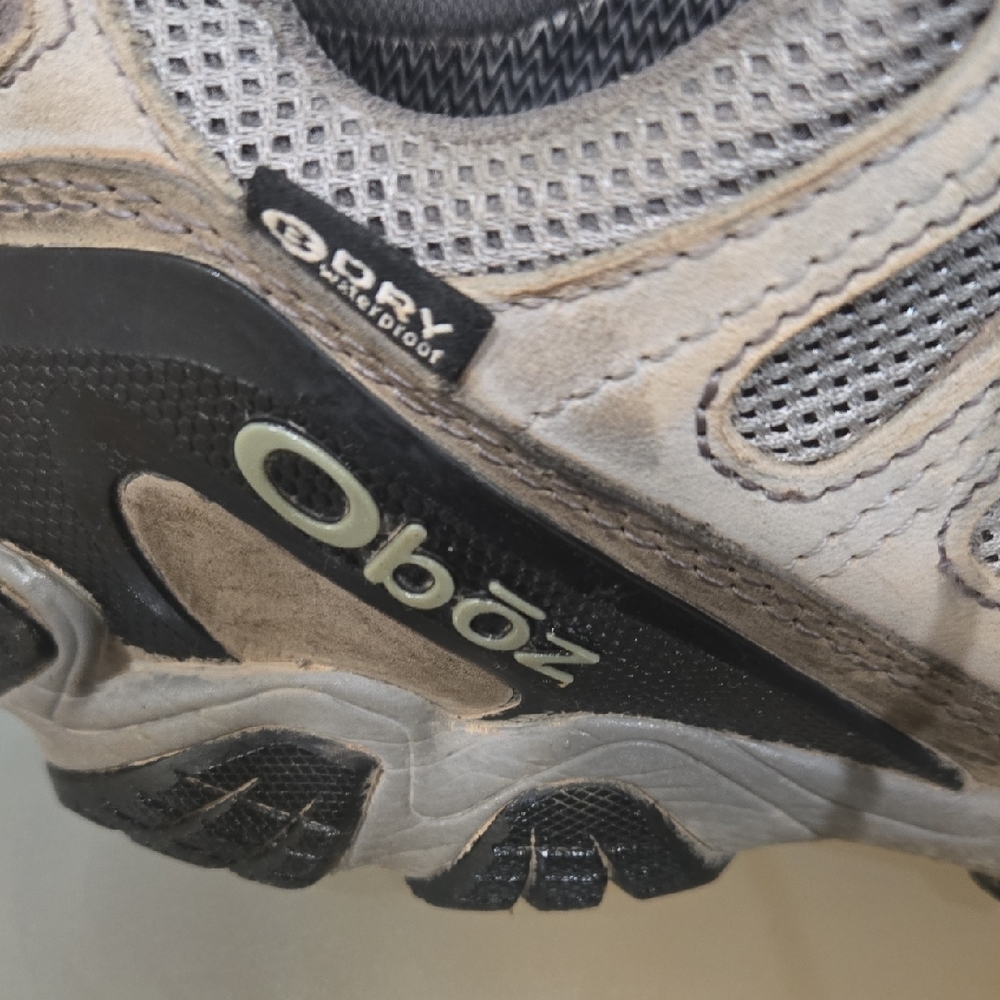 Women's Gray Sneakers - Picture 8 of 11